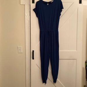 NWT short sleeve jumpsuit with draw string waste, pockets